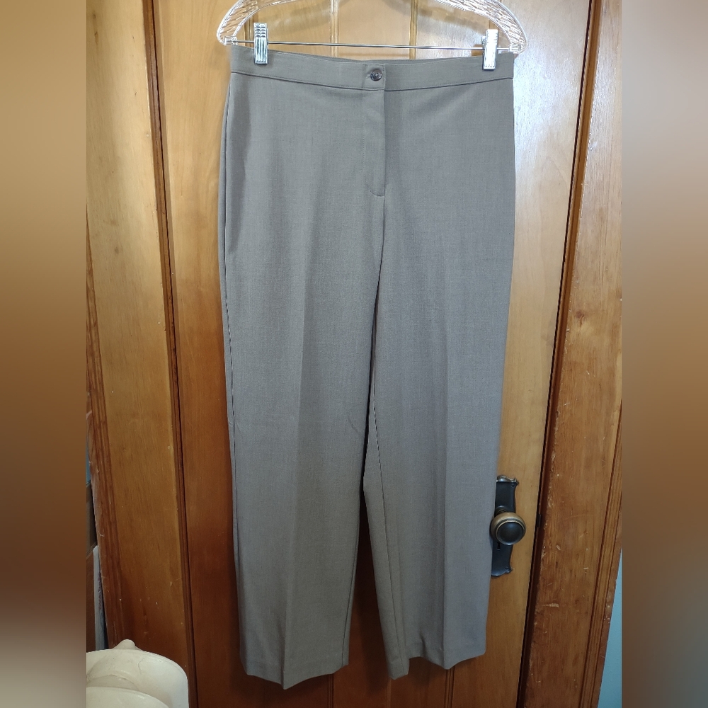 Briggs New York Chai Khaki pants size 10S